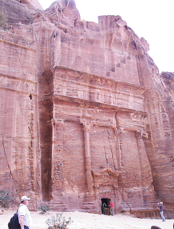 Petra Trail to right